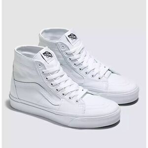 Vans women’s high tapered canvas shoe size 7.5, never worn